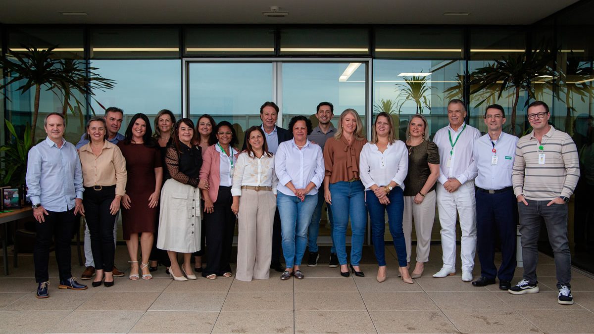 unimed_piracicaba_homenageia_colaboradores_com_mais_de_30_anos_de_cooperativa