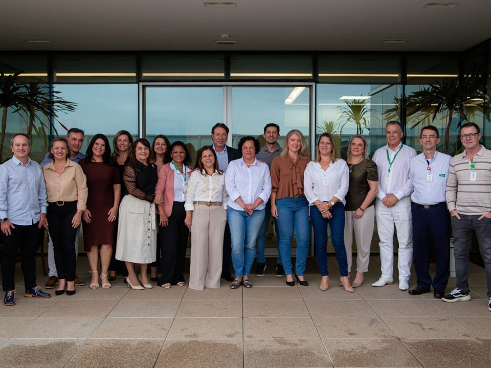 unimed_piracicaba_homenageia_colaboradores_com_mais_de_30_anos_de_cooperativa